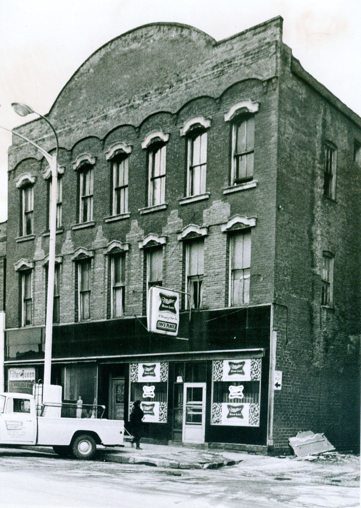 19671129 -- Perry Hotel